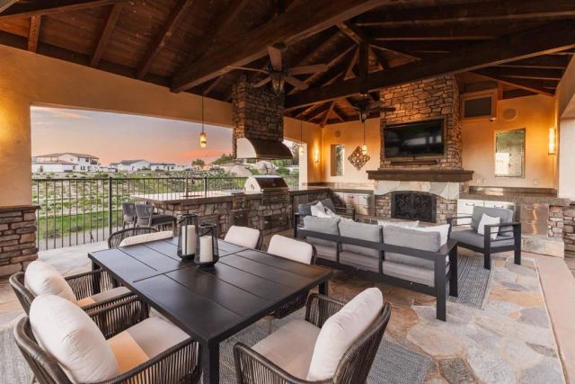 1091 Park Hill Place, Vista, CA 92081