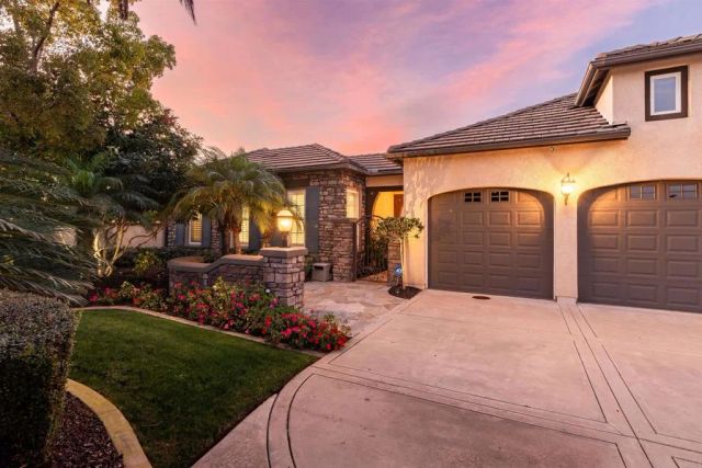 1091 Park Hill Place, Vista, CA 92081