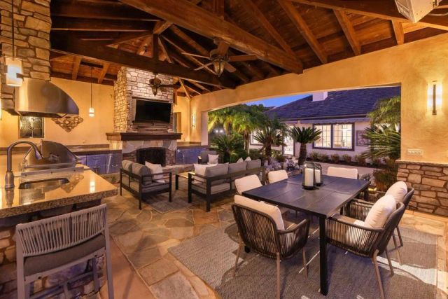 1091 Park Hill Place, Vista, CA 92081