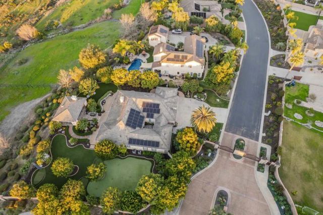 1091 Park Hill Place, Vista, CA 92081