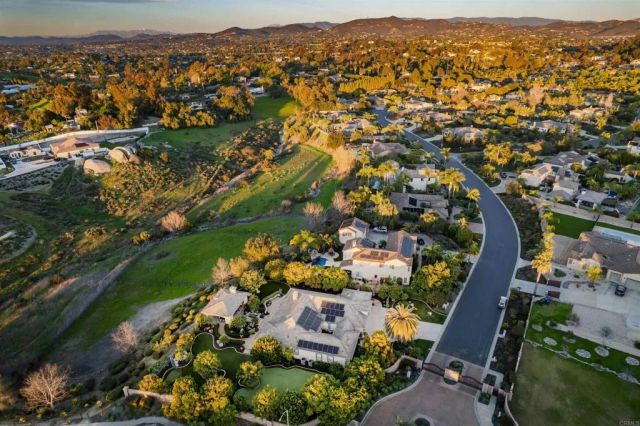 1091 Park Hill Place, Vista, CA 92081