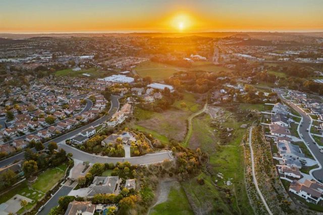 1091 Park Hill Place, Vista, CA 92081