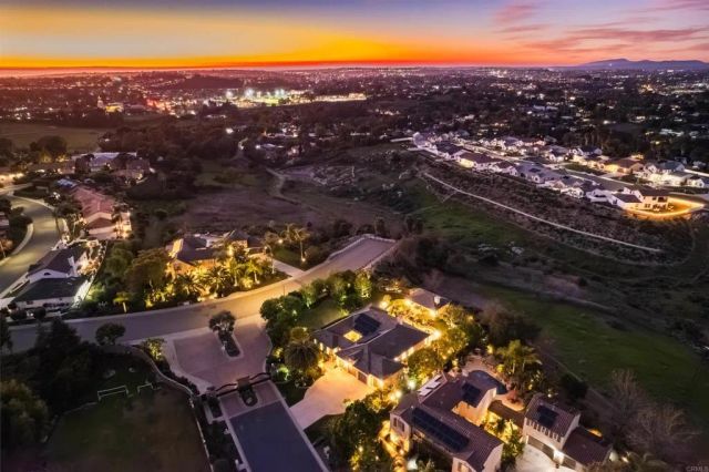 1091 Park Hill Place, Vista, CA 92081