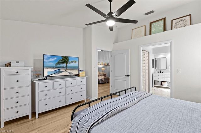 8330 Ibis Cove CIR B242, Naples, FL 34119