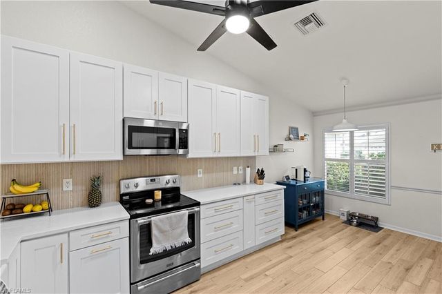 8330 Ibis Cove CIR B242, Naples, FL 34119