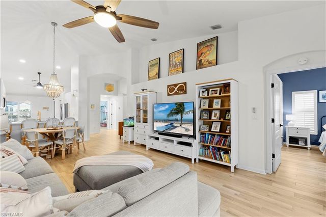 8330 Ibis Cove CIR B242, Naples, FL 34119