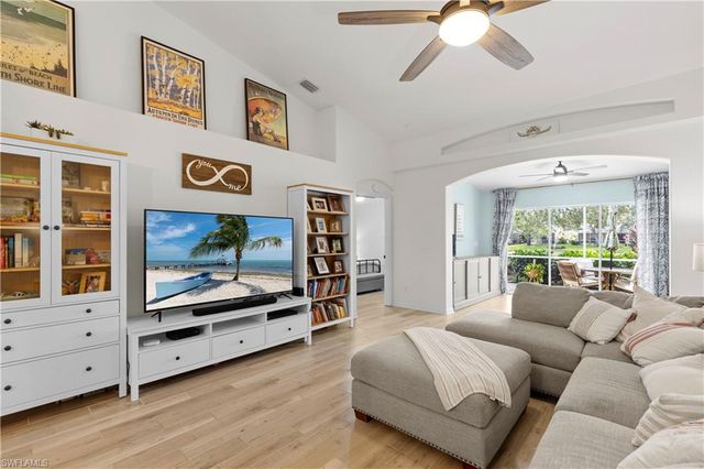 8330 Ibis Cove CIR B242, Naples, FL 34119