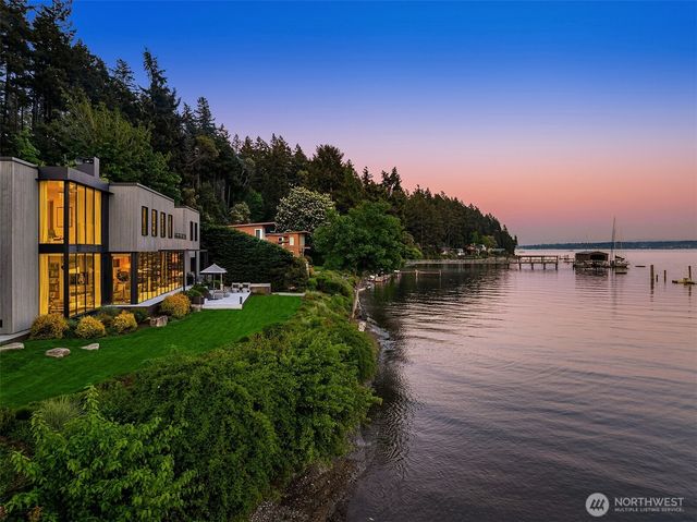 10555 NE Seaborn Road, Bainbridge Island, WA 98110