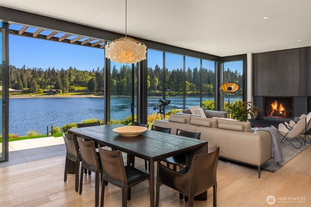10555 NE Seaborn Road, Bainbridge Island, WA 98110