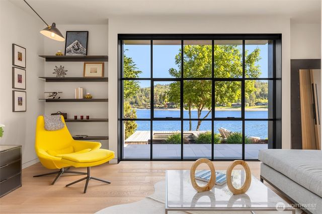 10555 NE Seaborn Road, Bainbridge Island, WA 98110