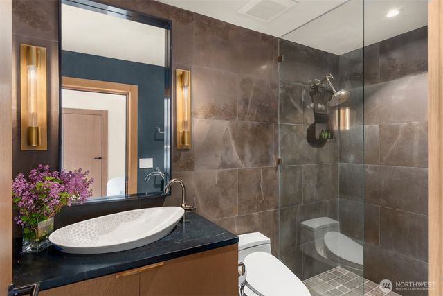 10555 NE Seaborn Road, Bainbridge Island, WA 98110