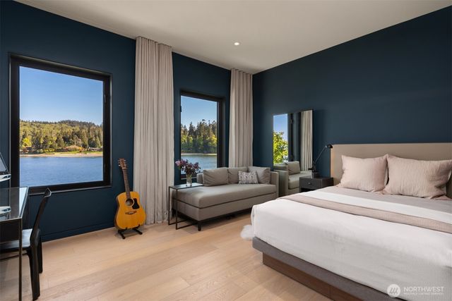 10555 NE Seaborn Road, Bainbridge Island, WA 98110