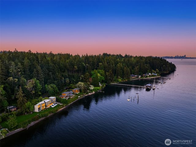 10555 NE Seaborn Road, Bainbridge Island, WA 98110