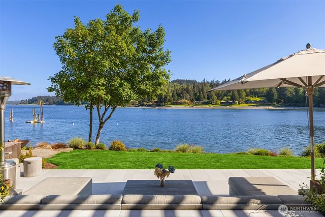 10555 NE Seaborn Road, Bainbridge Island, WA 98110