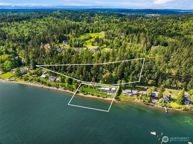 10555 NE Seaborn Road, Bainbridge Island, WA 98110