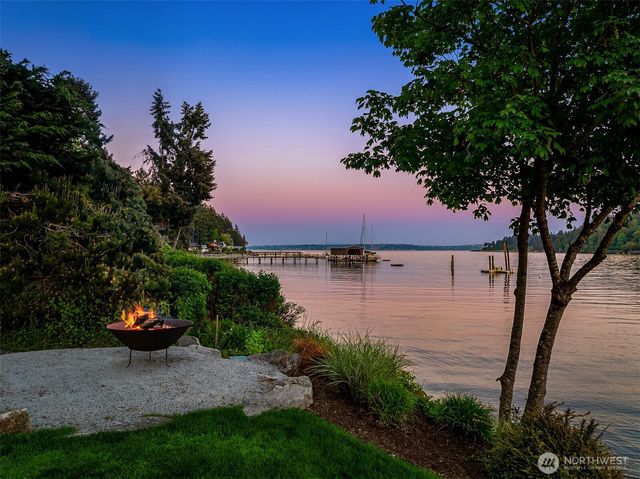 10555 NE Seaborn Road, Bainbridge Island, WA 98110