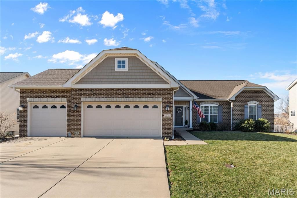 2712 Ambridge Drive, Shiloh, IL 62221