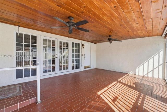 10133 NW 5th Ter 3-6, Miami, FL 33172