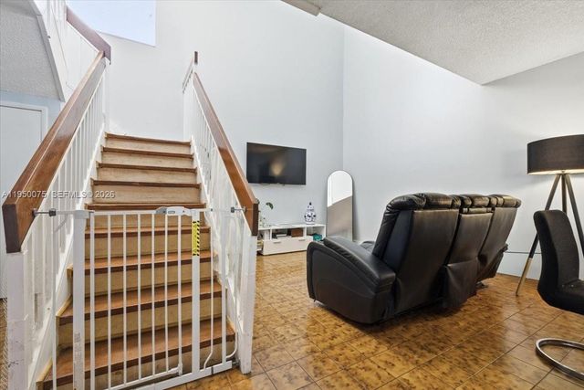 10133 NW 5th Ter 3-6, Miami, FL 33172