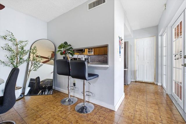 10133 NW 5th Ter 3-6, Miami, FL 33172