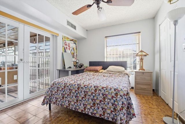 10133 NW 5th Ter 3-6, Miami, FL 33172