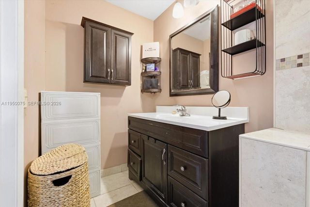 10133 NW 5th Ter 3-6, Miami, FL 33172