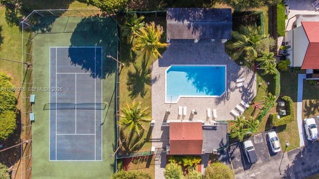 10133 NW 5th Ter 3-6, Miami, FL 33172