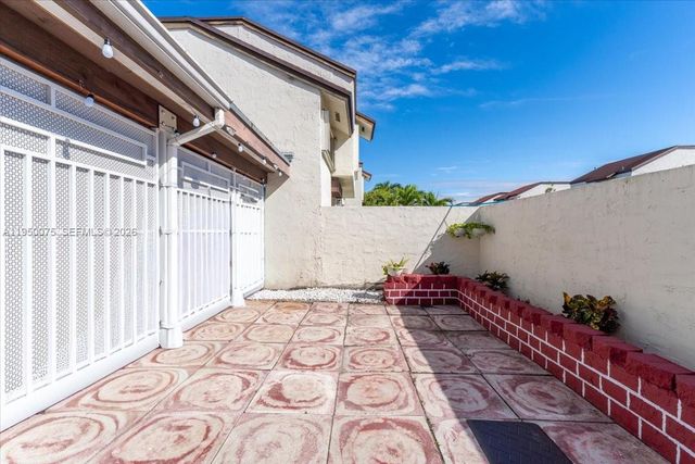 10133 NW 5th Ter 3-6, Miami, FL 33172