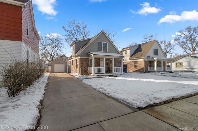 21025 Glen Lodge Road, Royal Oak Charter Township, MI 48220