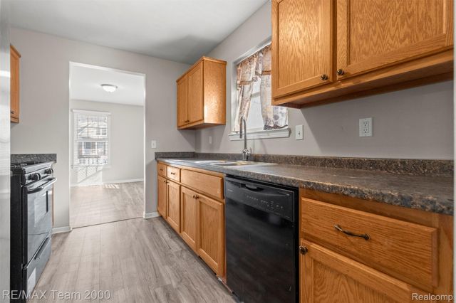 21025 Glen Lodge Road, Royal Oak Charter Township, MI 48220