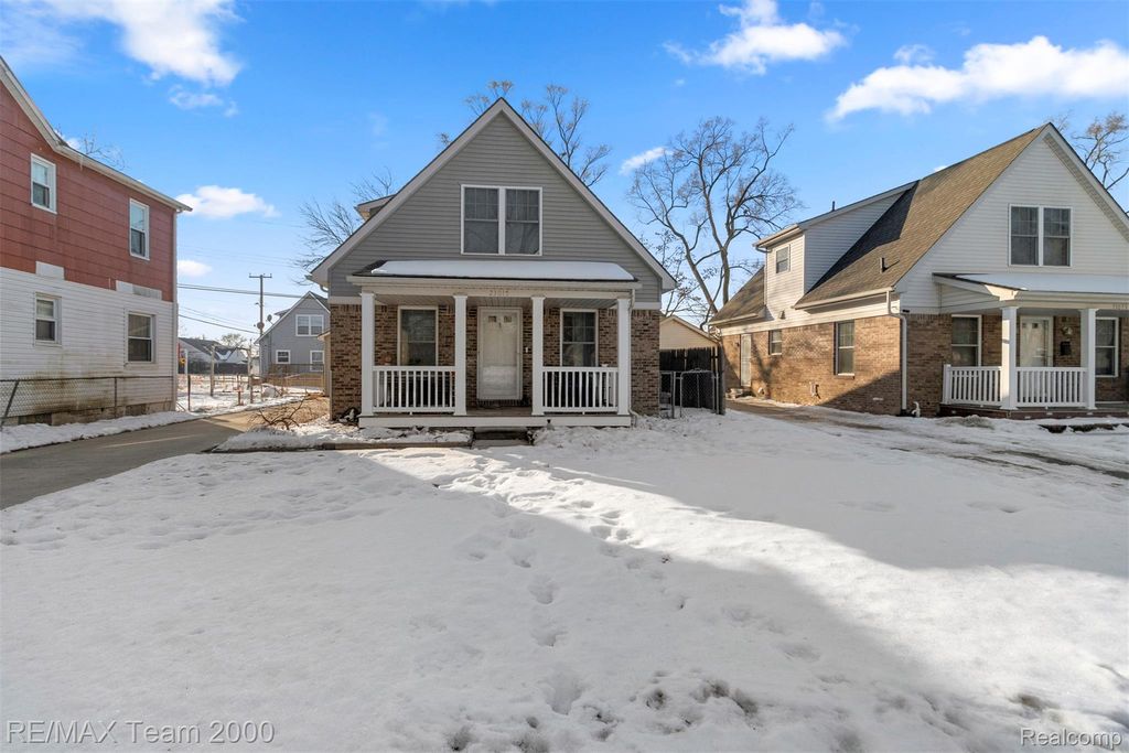 21025 Glen Lodge Road, Royal Oak Charter Township, MI 48220