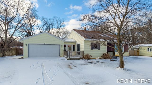 746 Riley Street, Holland, MI 49424