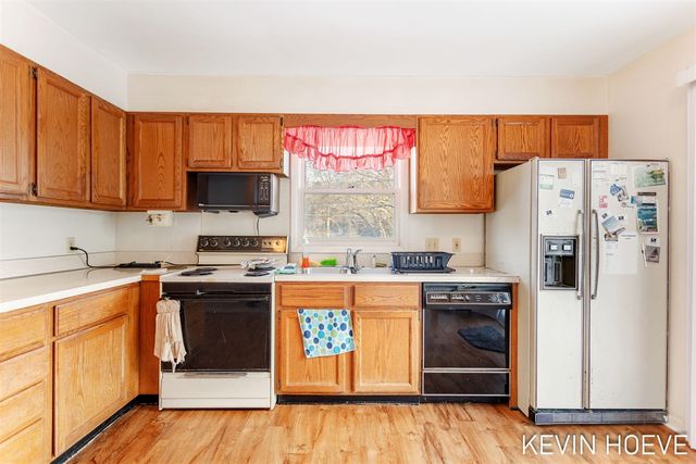 746 Riley Street, Holland, MI 49424