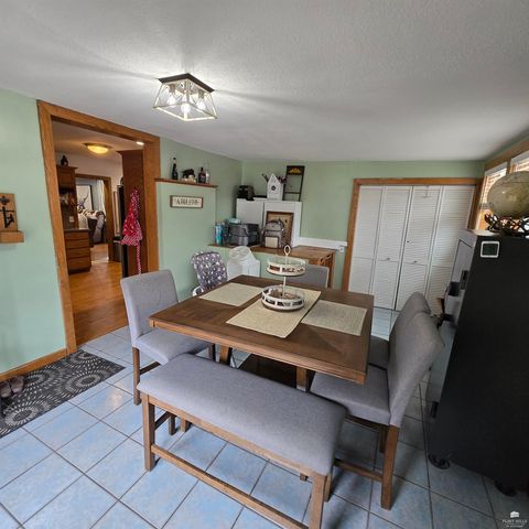 112 NE 8th Street, Abilene, KS 67410