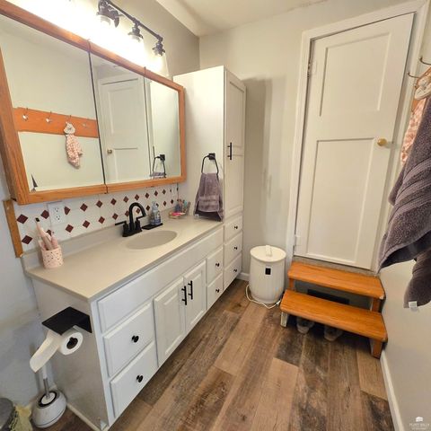 112 NE 8th Street, Abilene, KS 67410