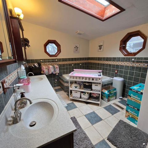 112 NE 8th Street, Abilene, KS 67410