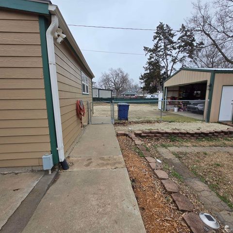 112 NE 8th Street, Abilene, KS 67410