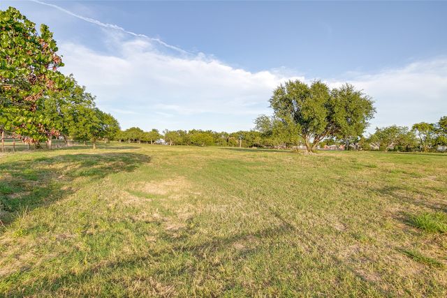 540 W County Road 714, Burleson, TX 76028