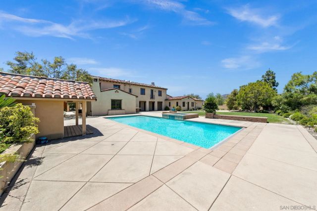 8306 The Landing Way, San Diego, CA 92127