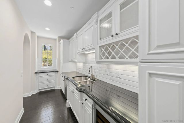 8306 The Landing Way, San Diego, CA 92127