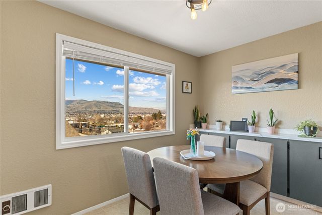 509 2nd Street NE, East Wenatchee, WA 98802