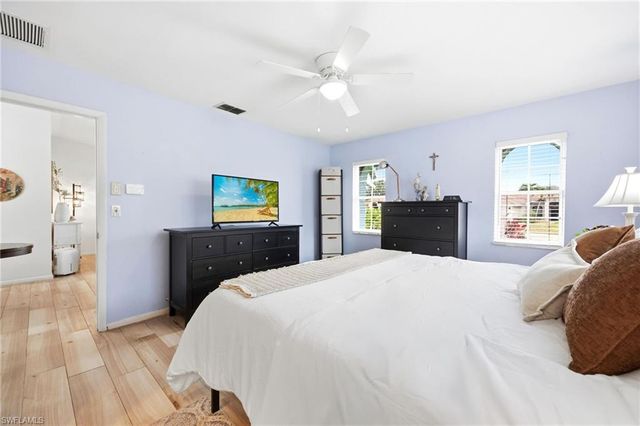 720 Meyer DR, Naples, FL 34120
