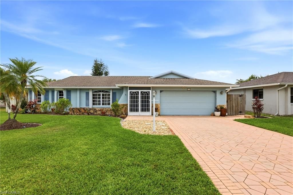 720 Meyer DR, Naples, FL 34120