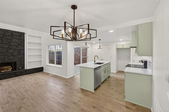 15 Coventry Court, Edmond, OK 73012