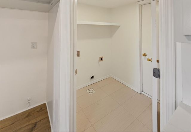 15 Coventry Court, Edmond, OK 73012