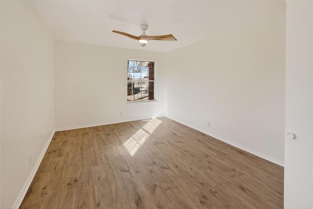 15 Coventry Court, Edmond, OK 73012