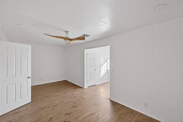 15 Coventry Court, Edmond, OK 73012