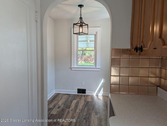 916 Cleo Street, Lansing, MI 48915