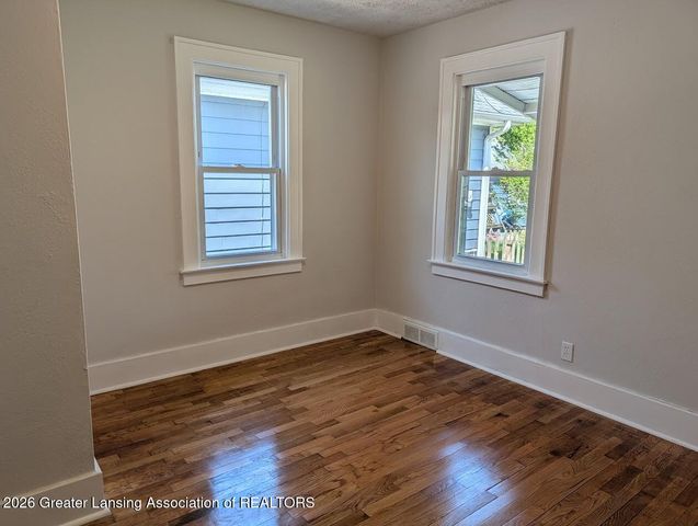 916 Cleo Street, Lansing, MI 48915