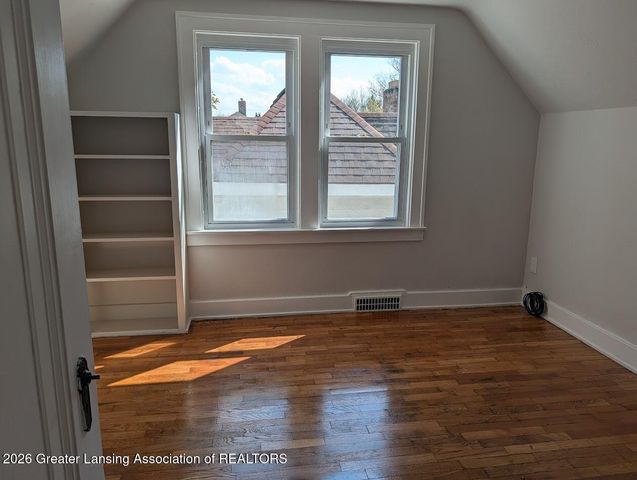 916 Cleo Street, Lansing, MI 48915